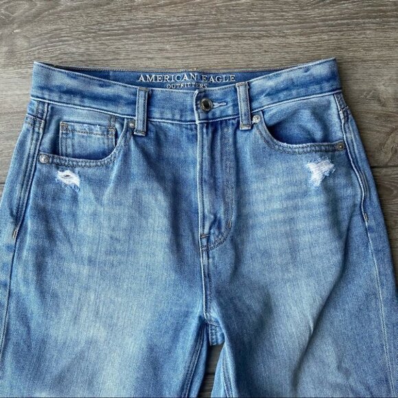 American Eagle Ripped High Rise Light Wash Mom Jean - Picture 5 of 16
